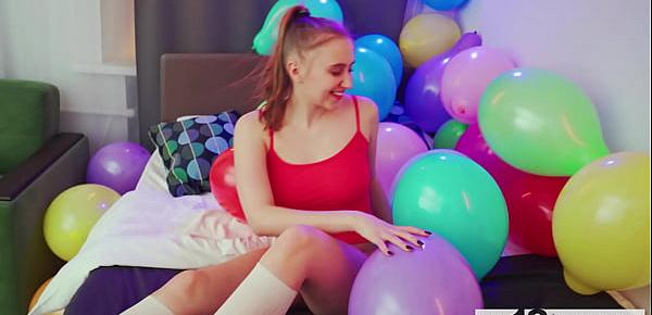 trendsMY18TEENS - Nude Girl With Big Tits Plays With Balloons